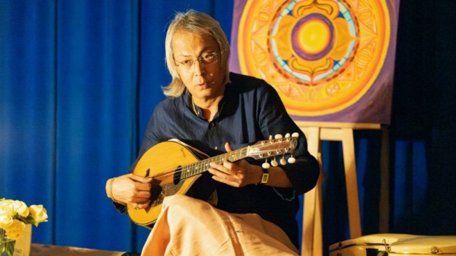 Konzert mit Mandolinen Virutuosen Pandit Sugato Bhaduri