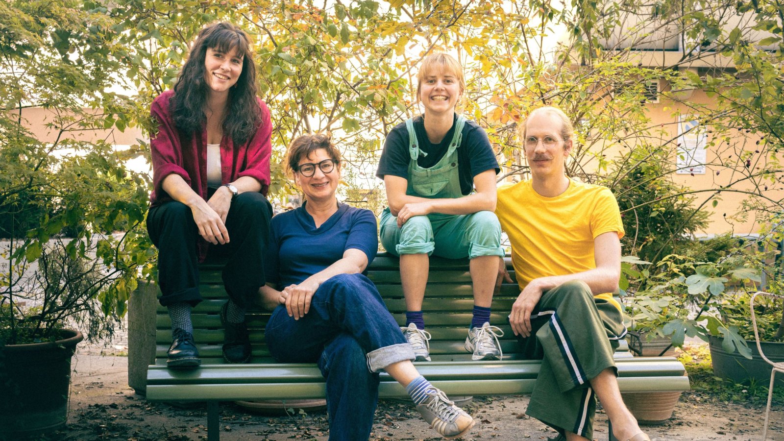 Cie. momoll! - Bitte nicht über den Tellerrand stolpern!