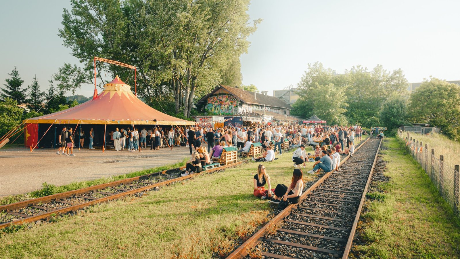 Daydance feat. Feine Musik