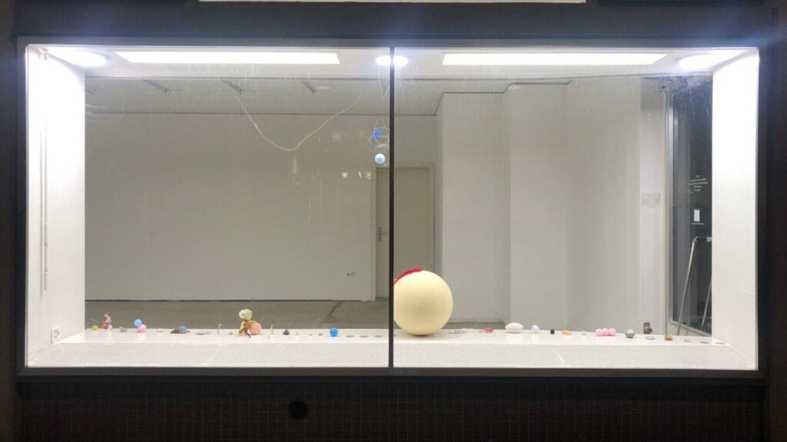 Künstler-Bar mit PETER DEW