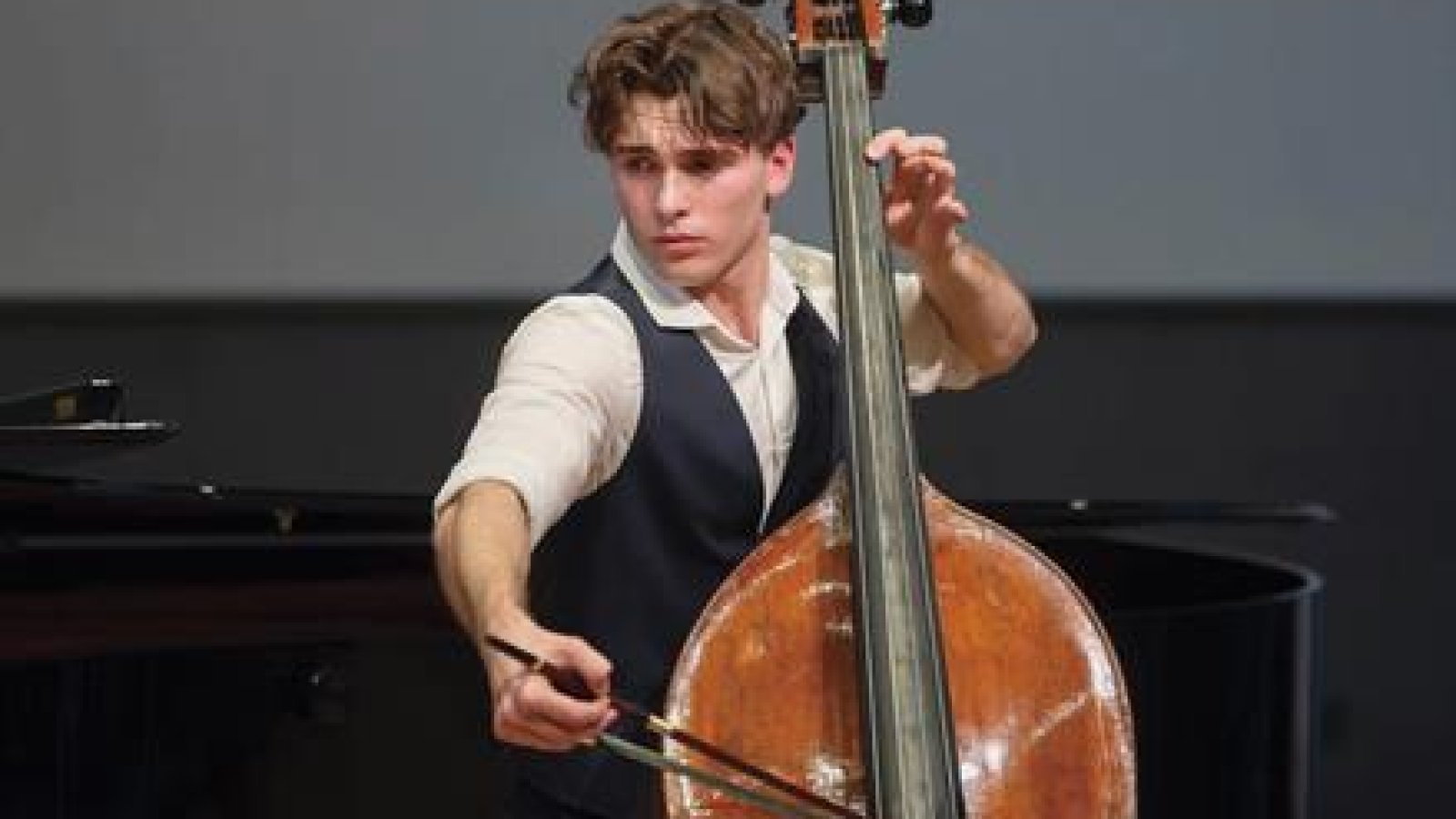 Marc André, Kontrabass – Sebastian Lang-Lessing