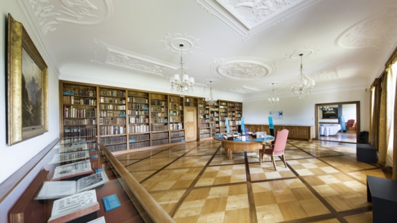 Öffentliche Führung in der Eisenbibliothek