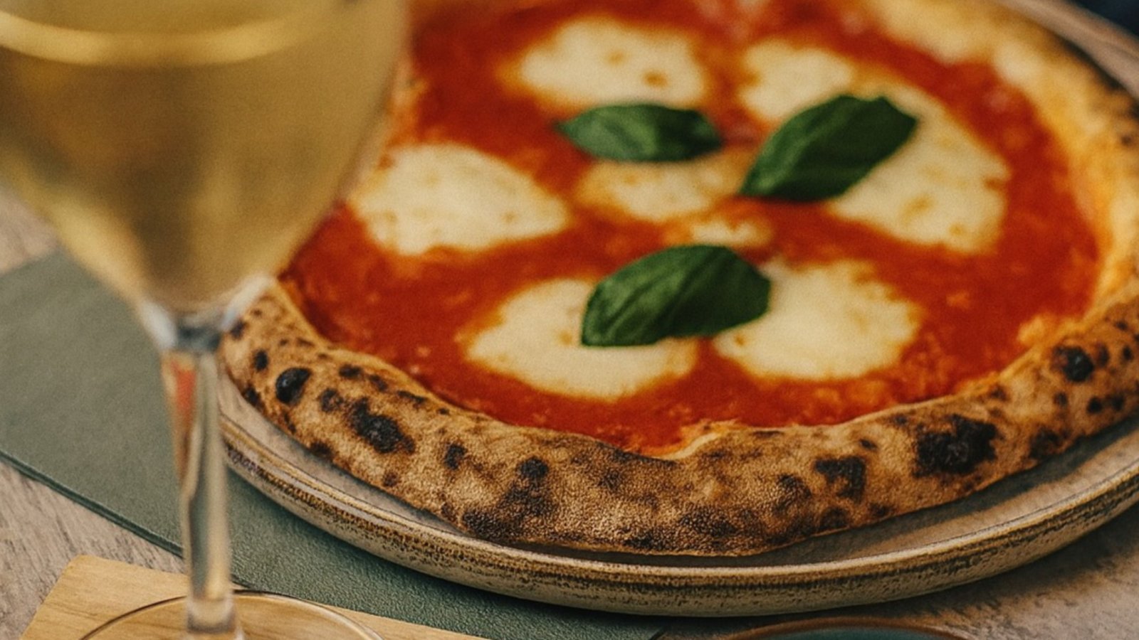 Piazza Blumenmarkt - Kulinarik und Geselligkeit