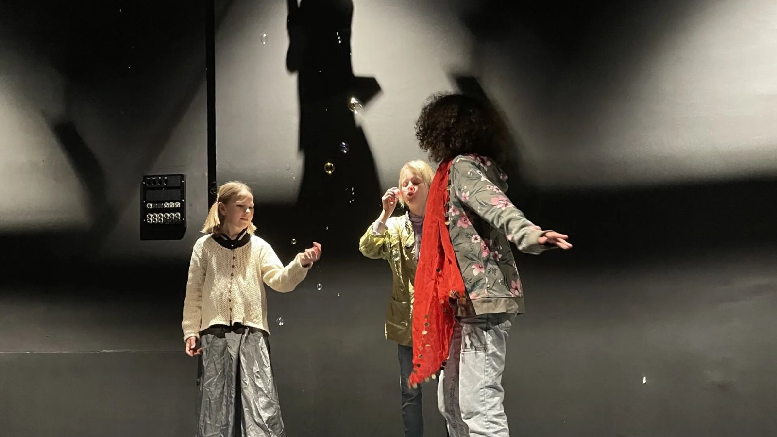 Montagsmaler Uno // Theaterworkshop für Kinder von 6 bis 10 Jahren – 2026