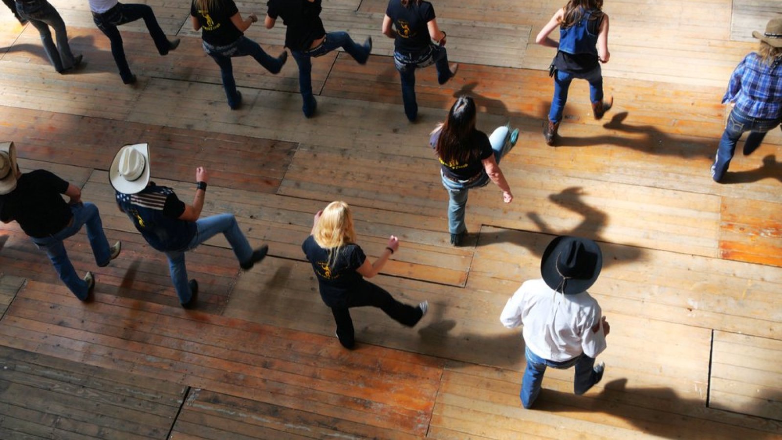 Line-Dance-Schiff