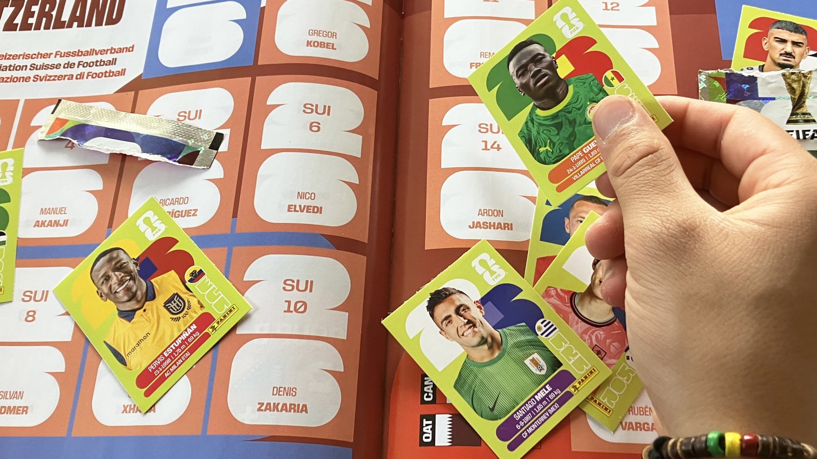 Panini-Tauschbörse: Tauschen, Kleben, Mitfiebern