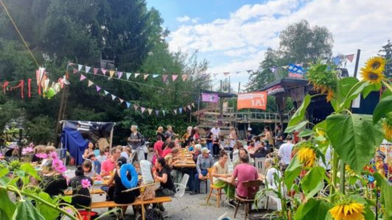 Fest auf der Brache Lachen