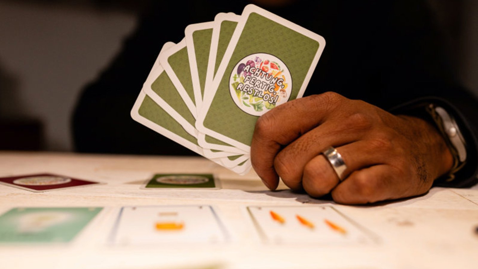 Spielspass mit Food-Save-Kartenspiel "Achtung, fertig, restlos!"
